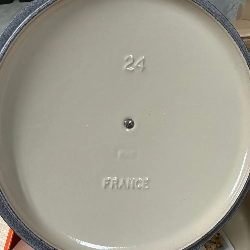 Le Creuset Enameled Cast Iron Signature Deep Round Oven, 5.25qt., Cerise NIB